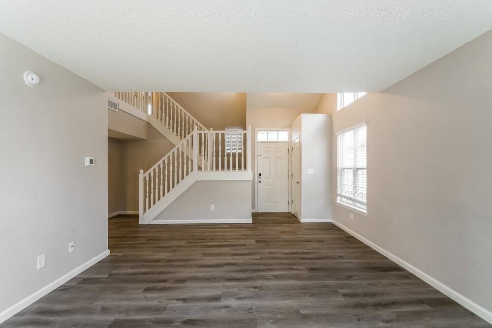 10343 Kensil St - Photo 5 of 17