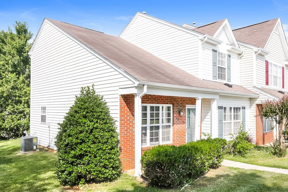 1110 Glory Vine Rd - Photo 4 of 17