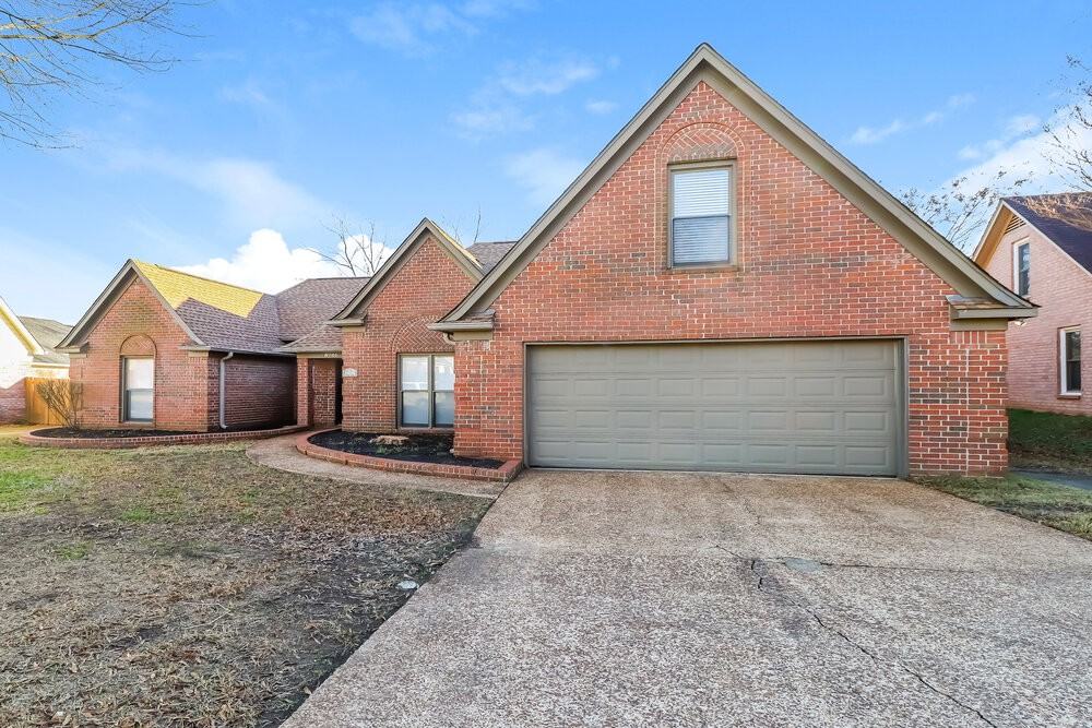 8901 Raspberry Ln - Photo 4 of 17