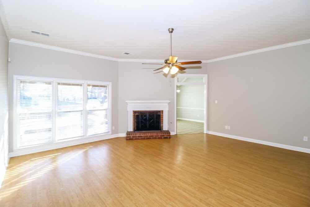 8901 Raspberry Ln - Photo 6 of 17