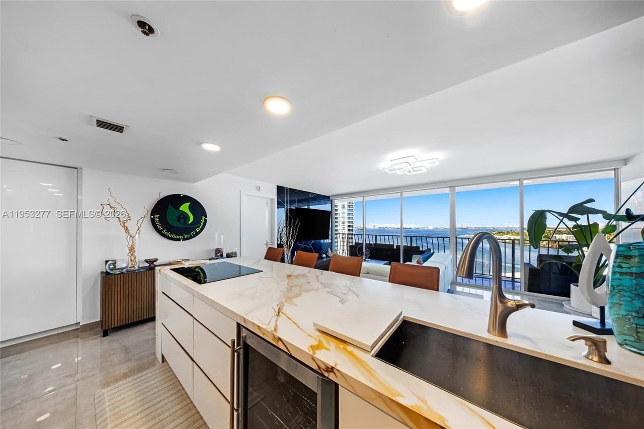 7601 E Treasure Dr #1216 - Photo 2 of 29