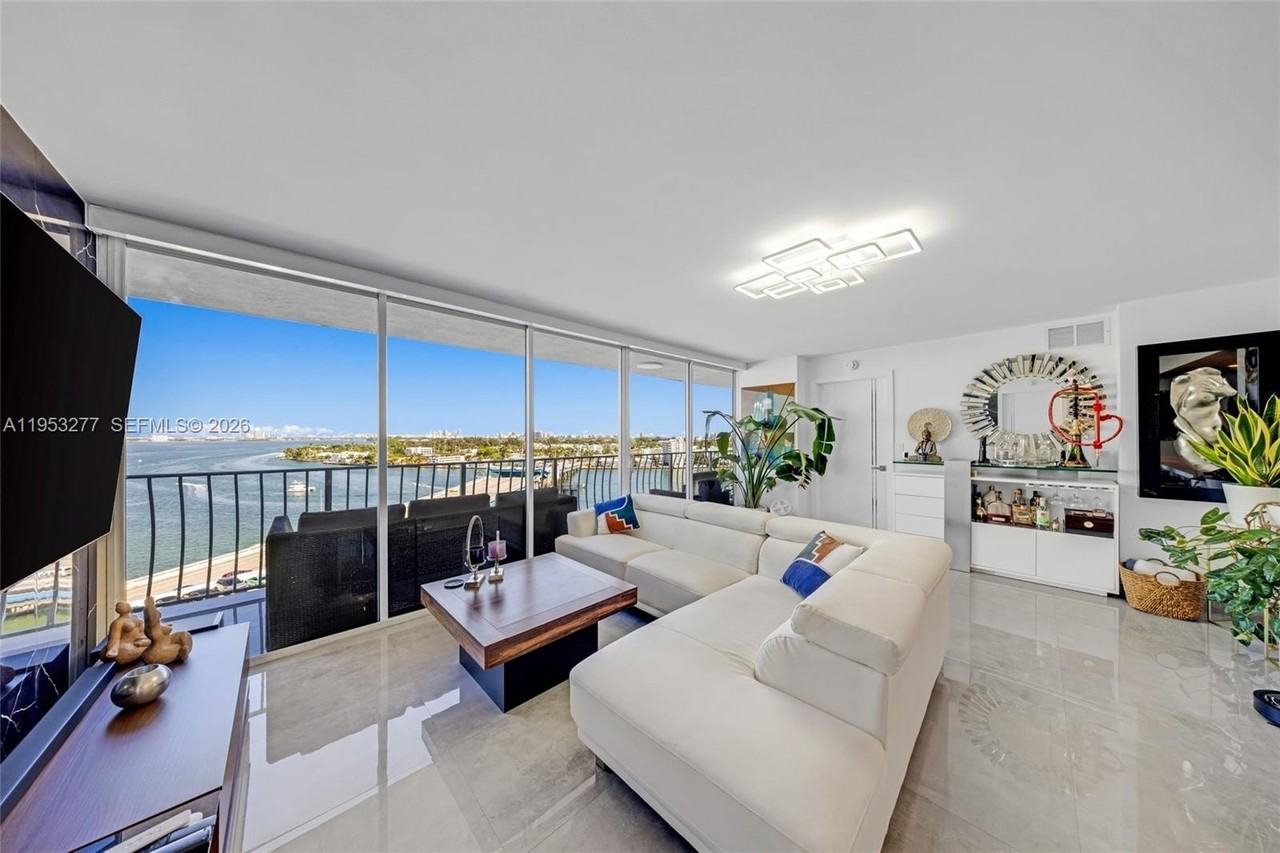 7601 E Treasure Dr #1216 - Photo 3 of 29