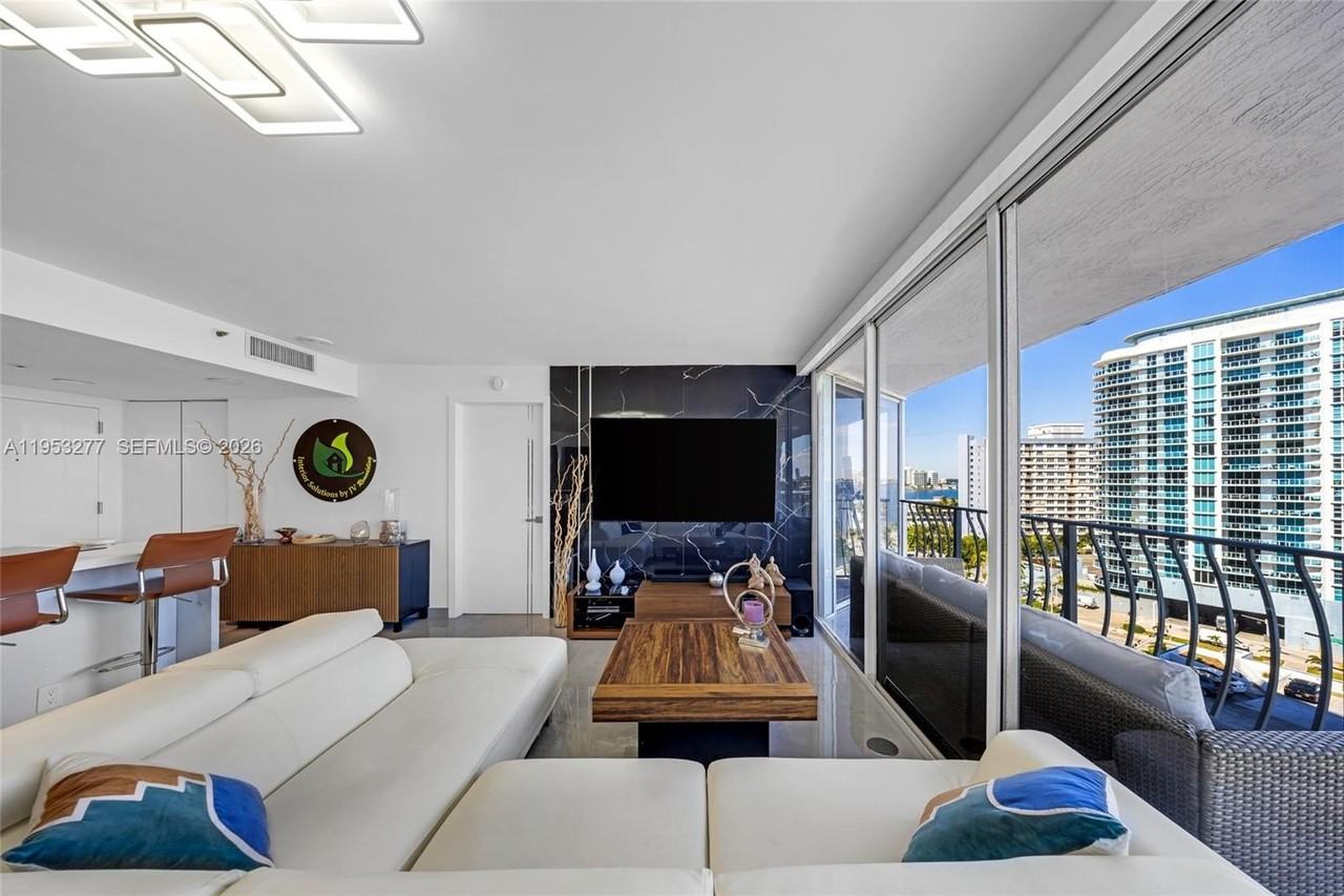 7601 E Treasure Dr #1216 - Photo 7 of 29