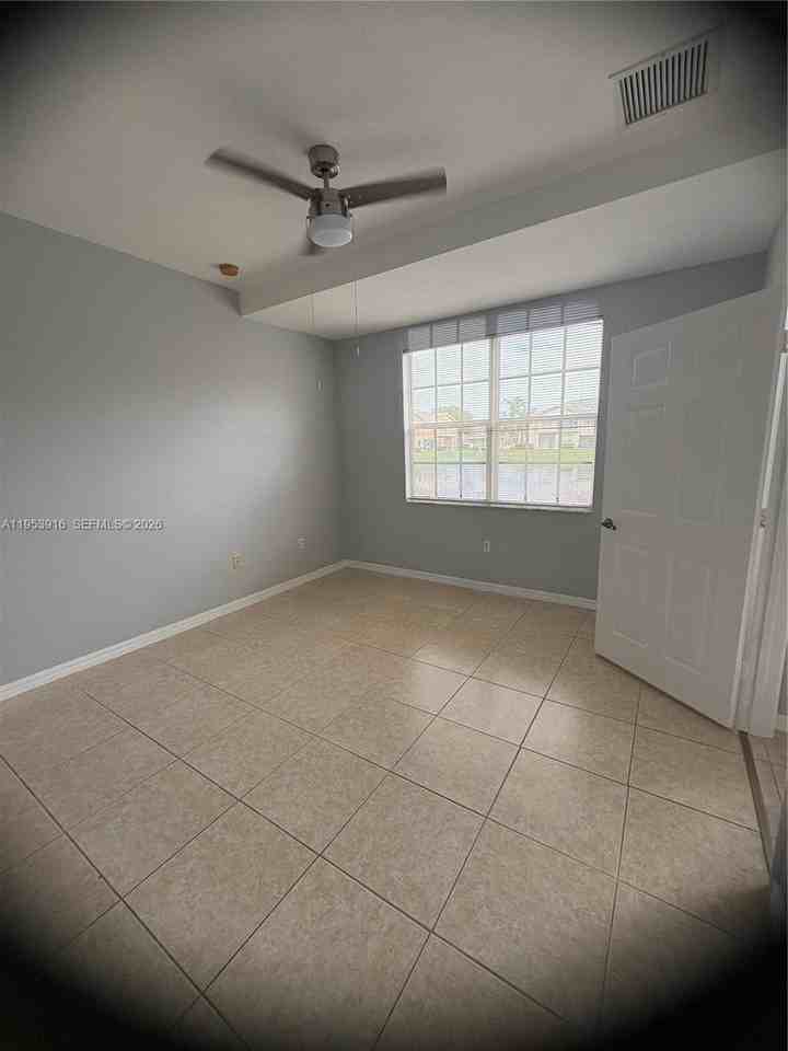 4323 Sw 132nd Way #4323 - Photo 6 of 17