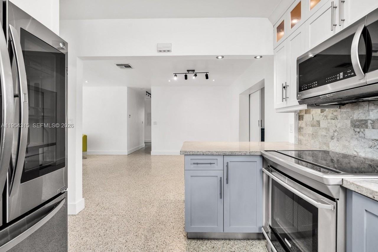 1040 N Royal Poinciana Blvd #NA - Photo 5 of 29