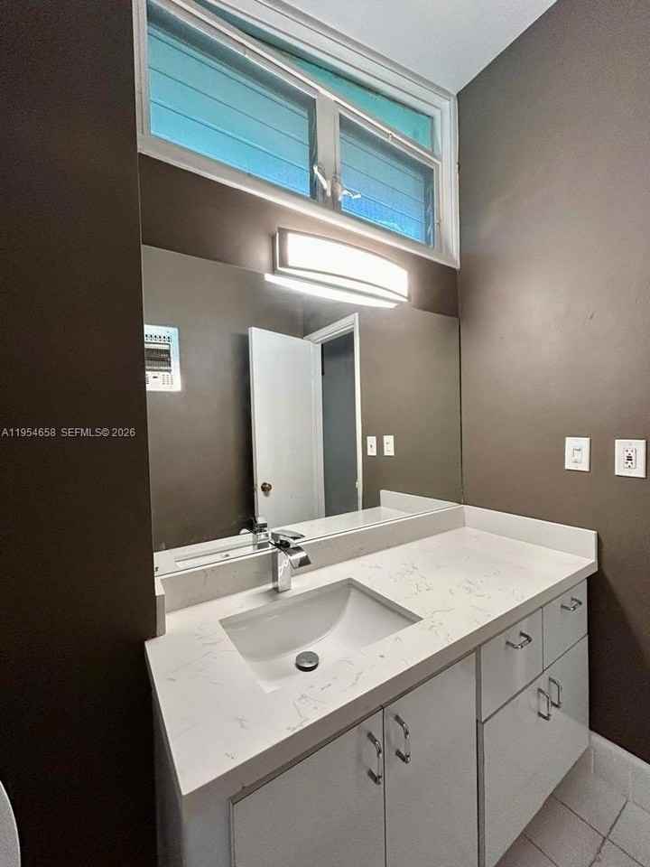 1080 98th St #10 - Photo 6 of 14