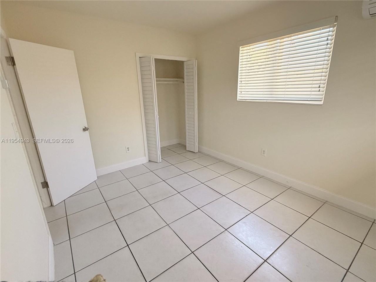 95-97 NE 168th St #97 - Photo 7 of 9