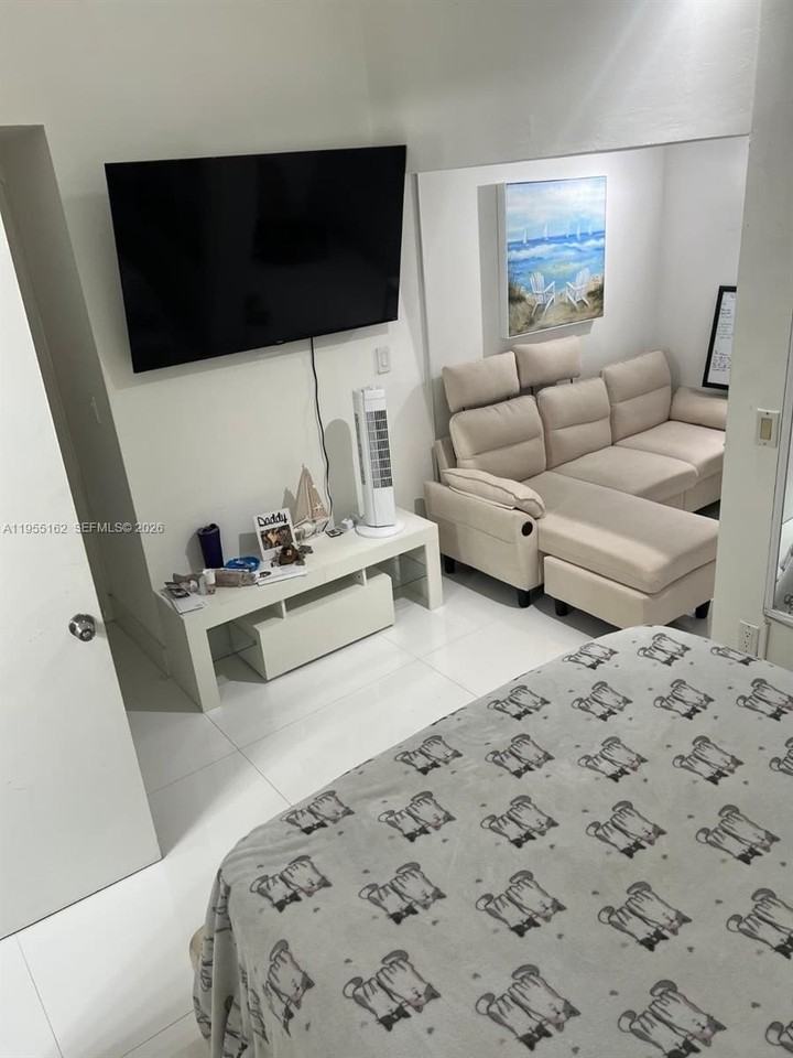 246 Poinciana Dr #504 - Photo 7 of 13