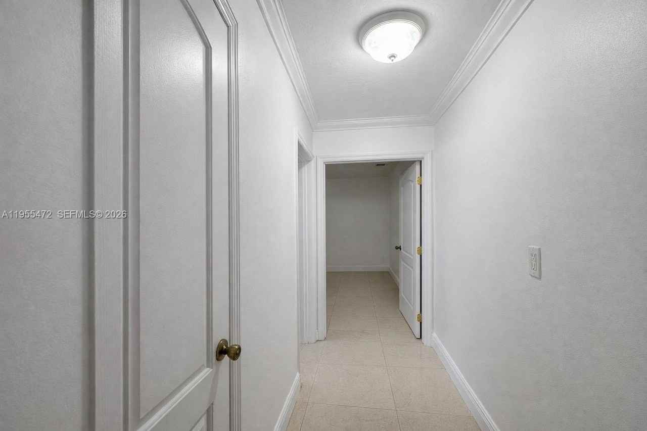 710 Nw 78th Ave - Photo 6 of 12