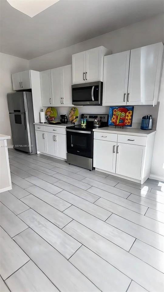 1783 Se 7th Ter #0 - Photo 5 of 17