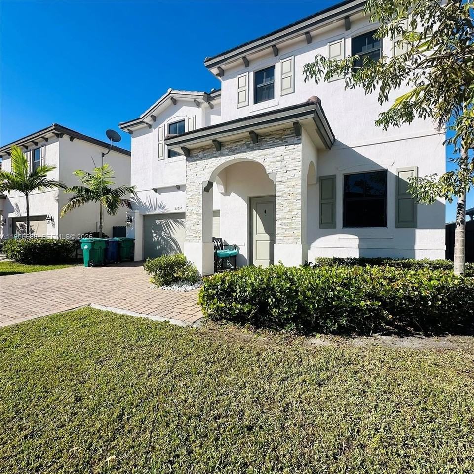 22634 Sw 131st Pl #22634 - Photo 2 of 18