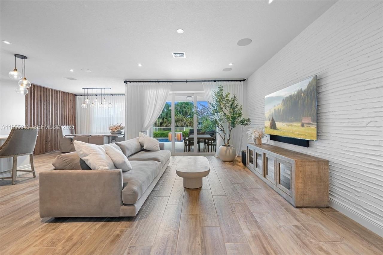 1465 Bursera Ter - Photo 4 of 36