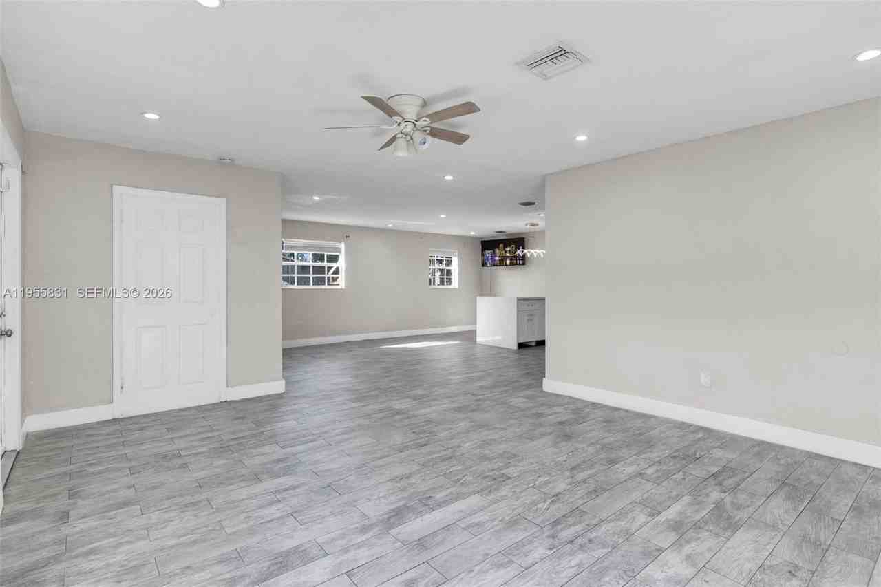 2921 Nw 6th Ct #0 - Photo 5 of 31