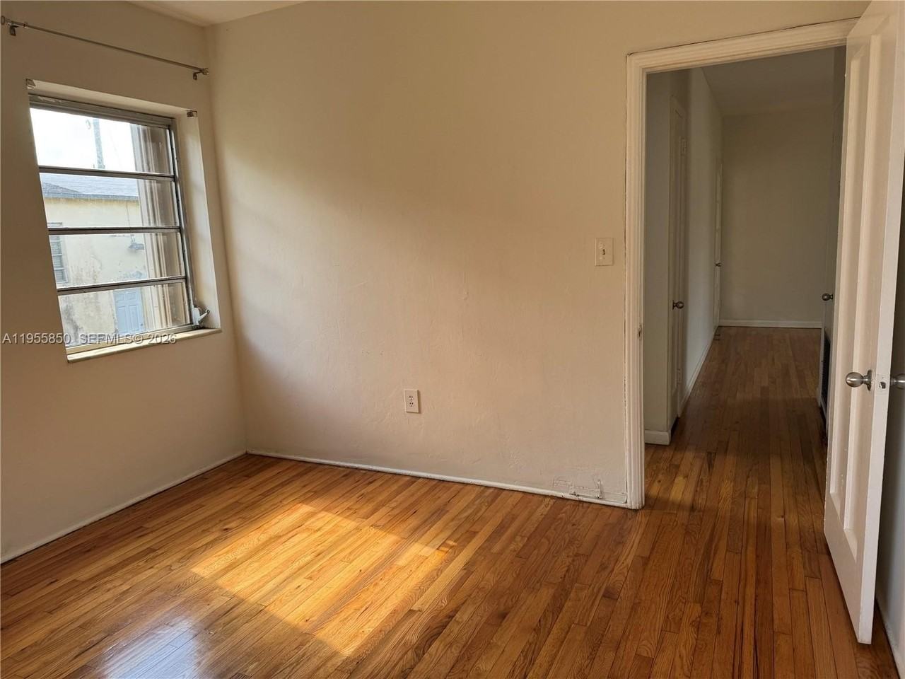 1431 Sw 37th Ave #4 - Photo 6 of 19