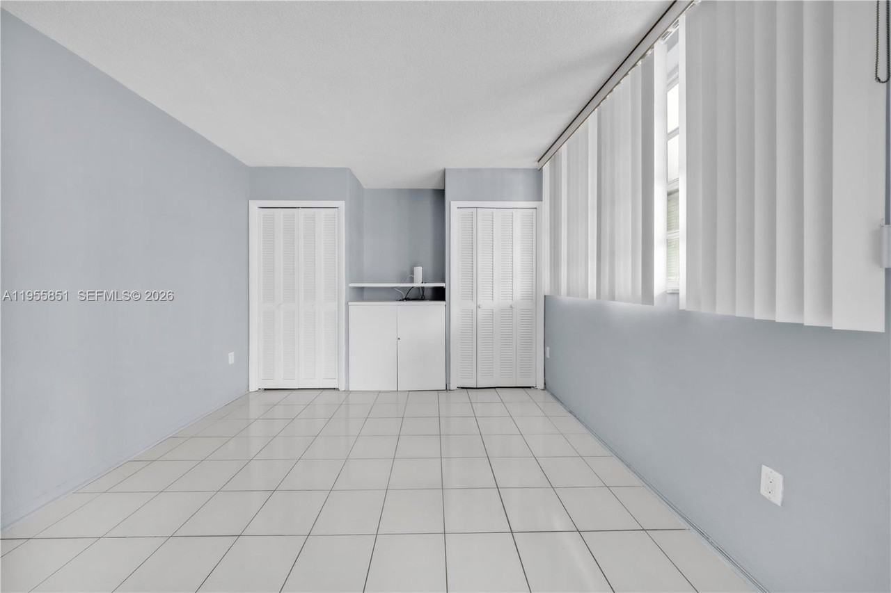 3030 Marcos Dr - Photo 6 of 45