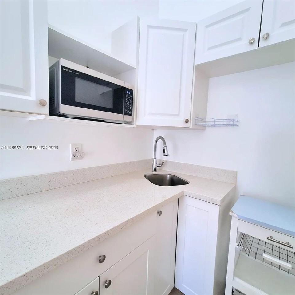 13249 Sw 200th Ter #1 - Photo 7 of 14