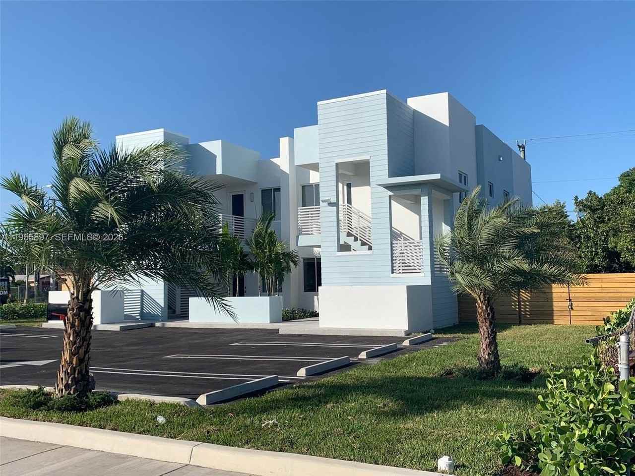 803 E 28th St #803 - Photo 2 of 13