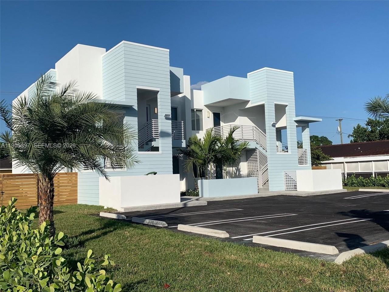 803 E 28th St #803 - Photo 3 of 13