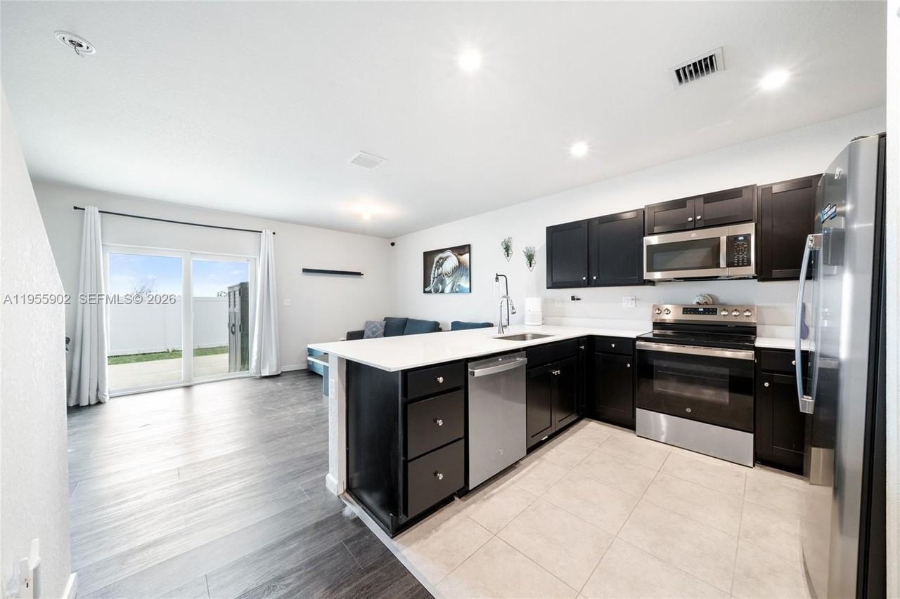 1050 Nw 6th Ter #1050 - Photo 6 of 29