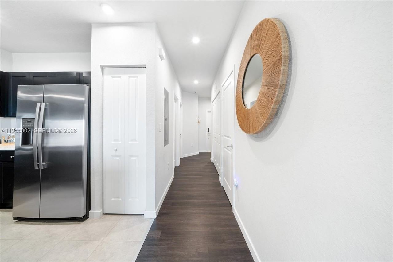 1050 Nw 6th Ter #1050 - Photo 7 of 29