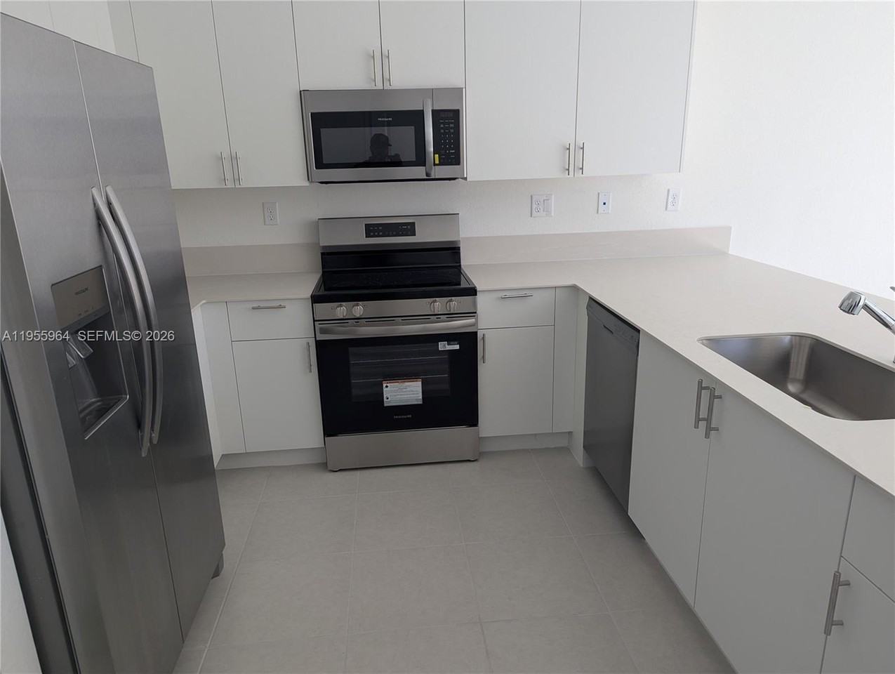 338 SW Ter - Photo 3 of 13