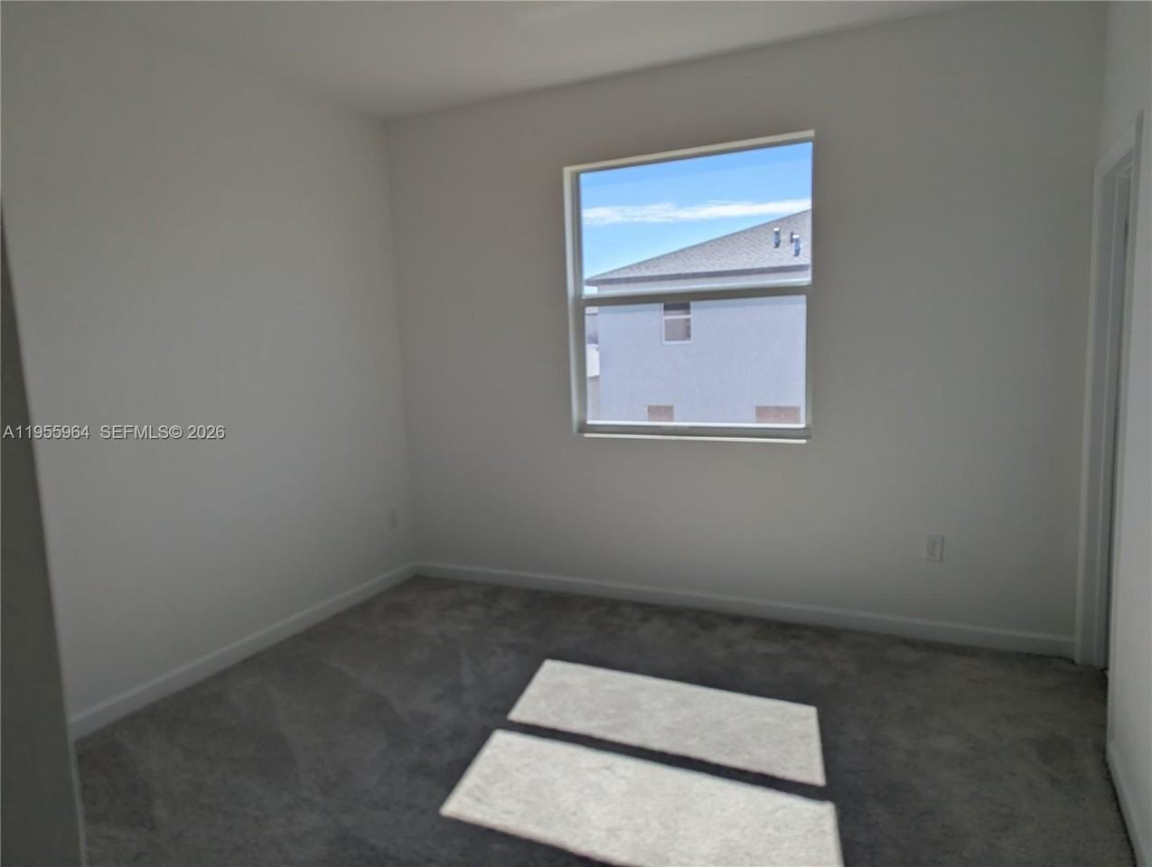 338 SW Ter - Photo 5 of 13