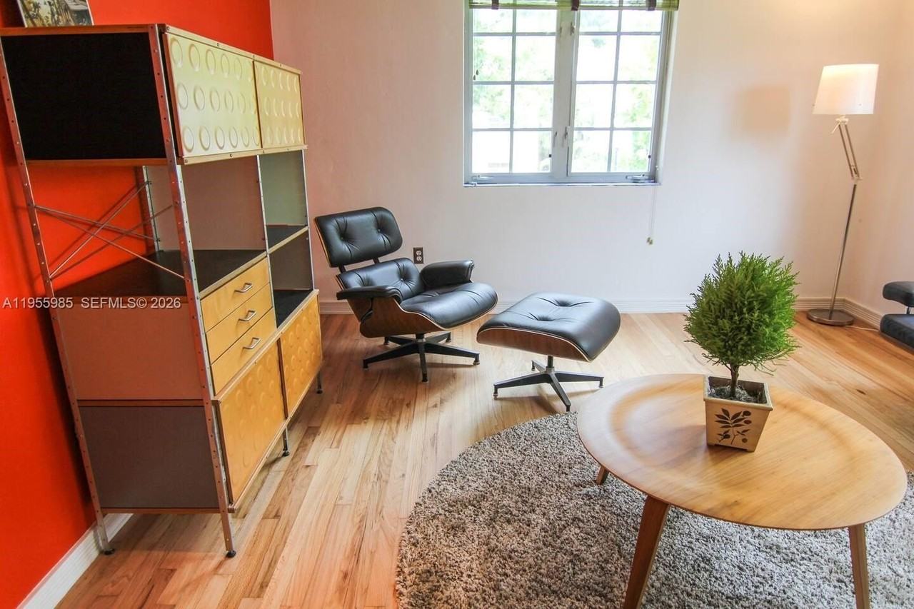 400 Blk Meridian - Photo 3 of 20