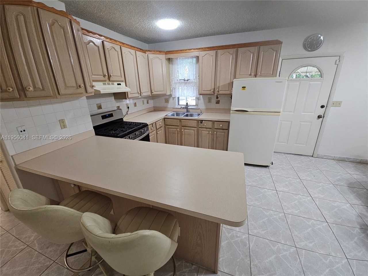 2323 Polk St #C - Photo 3 of 27