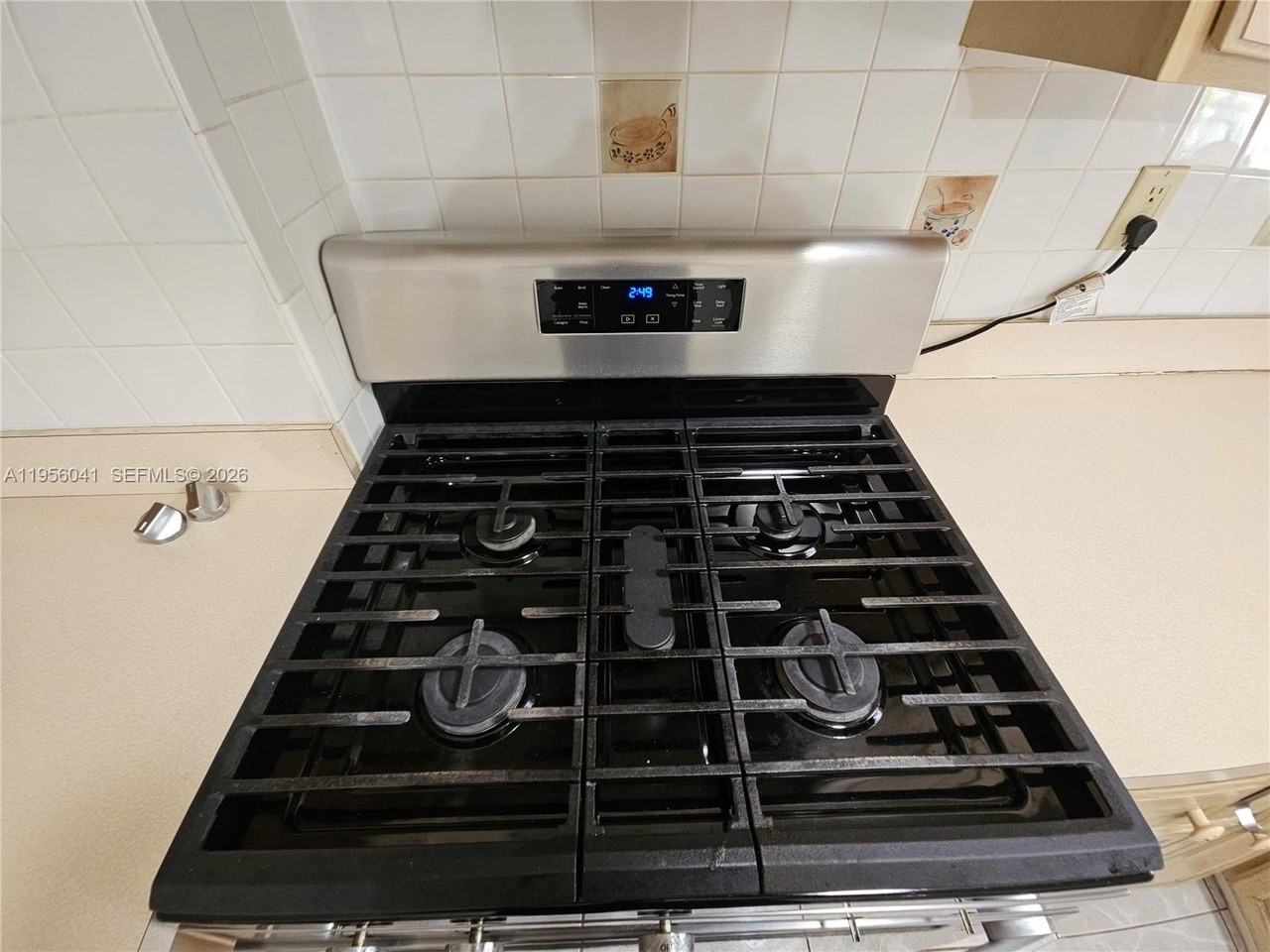 2323 Polk St #C - Photo 5 of 27