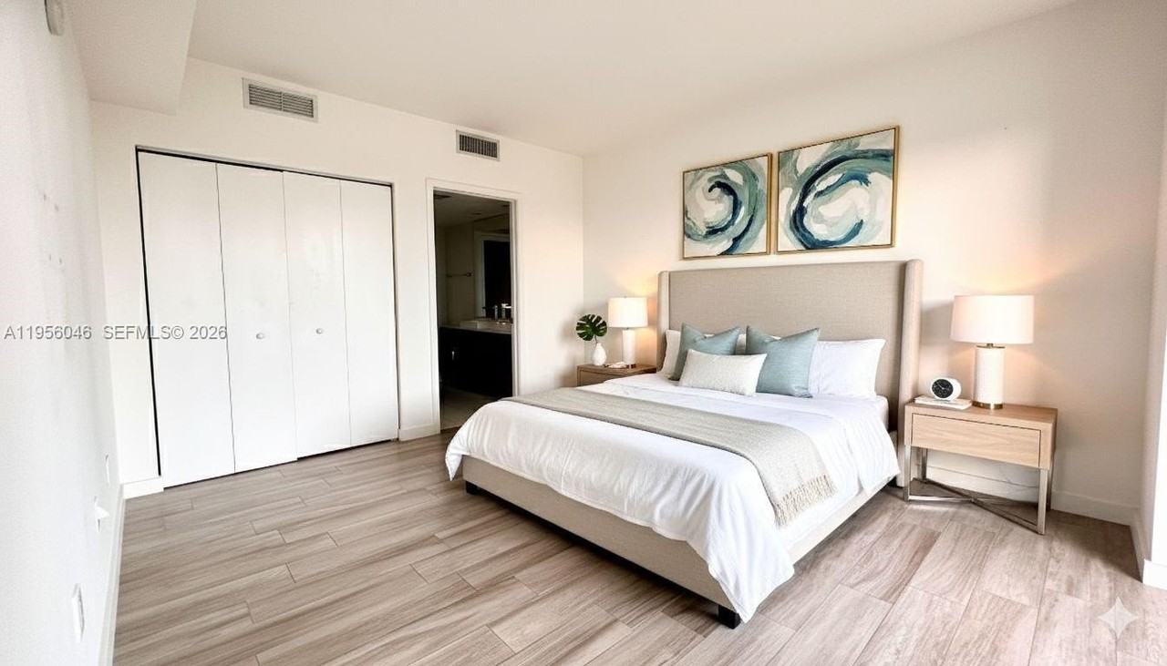 1100 S Miami Ave #2403 - Photo 6 of 31