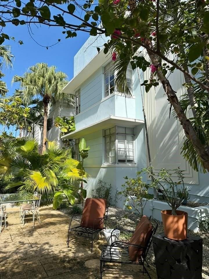 825 Jefferson Ave #4