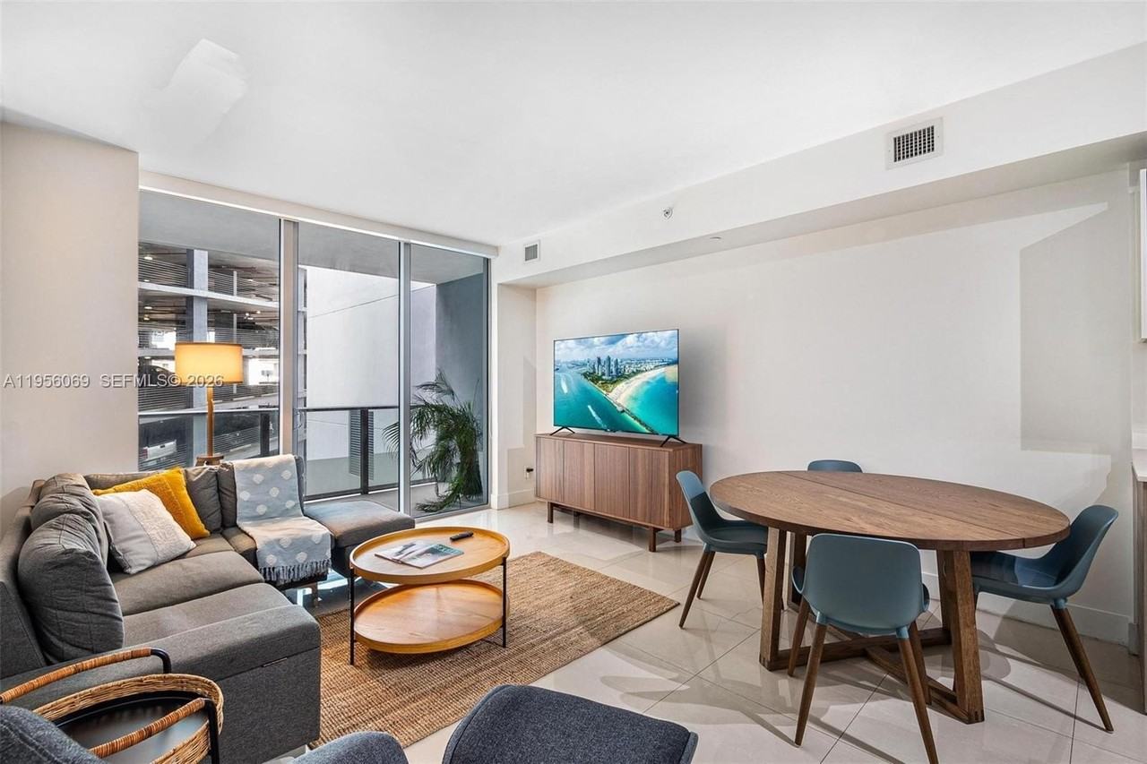 1300 Brickell Bay Dr #700 - Photo 6 of 22