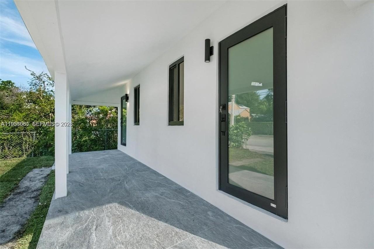 6915 Nw 4th Ct #6915 - Photo 3 of 11