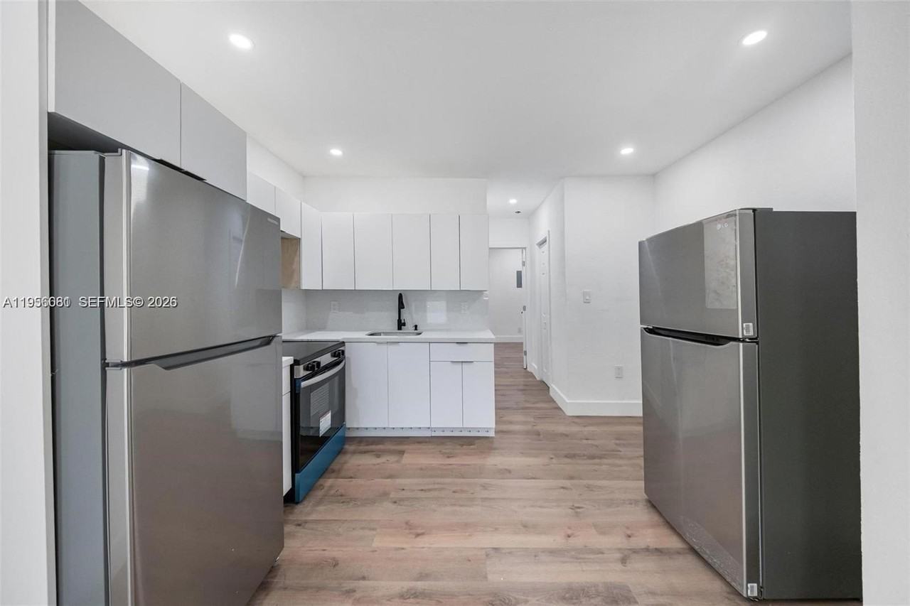 6915 Nw 4th Ct #6915 - Photo 6 of 11