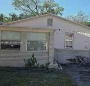 1062 Ne 38th St #MAIN - Photo 2 of 2