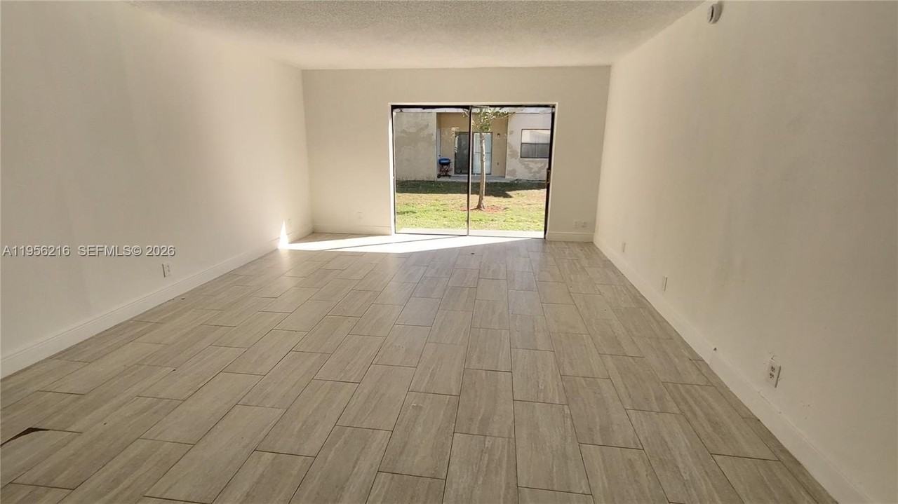 3501 Nw 114th Ln #1-4 - Photo 4 of 11