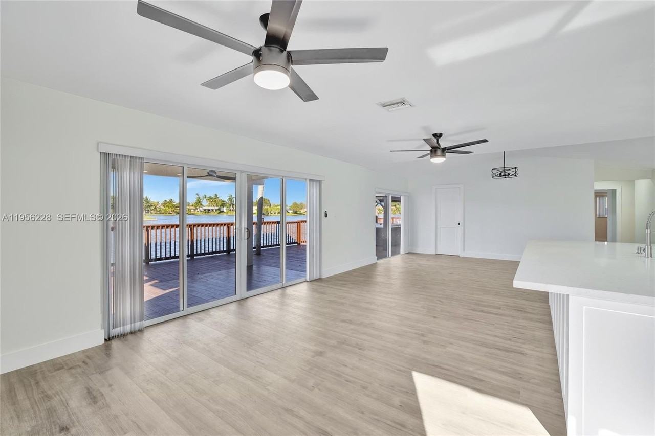 1911 Nw 40th Ct - Photo 7 of 46