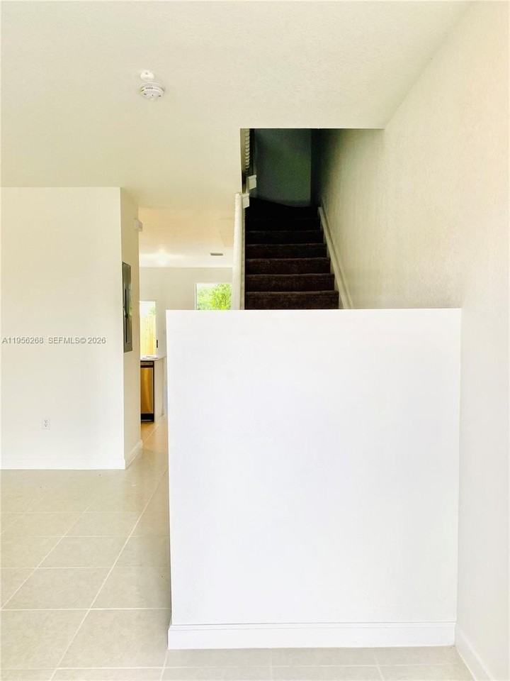 2640 Se 19th St #2640 - Photo 2 of 22