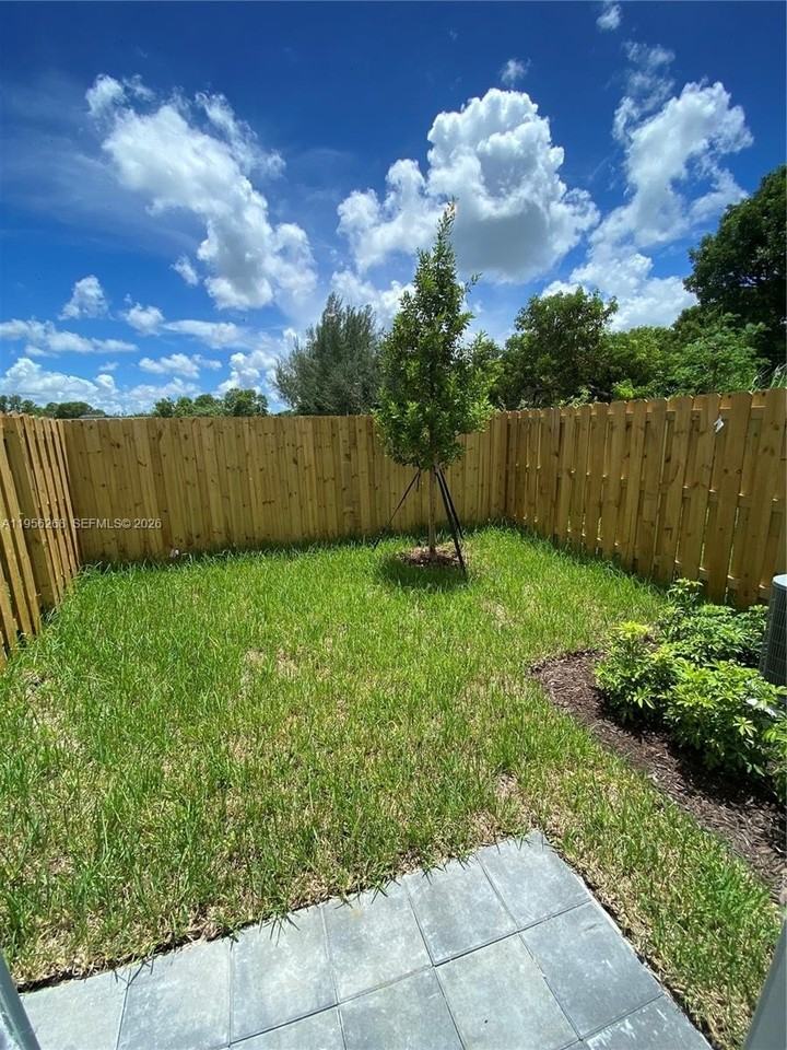 2640 Se 19th St #2640 - Photo 7 of 22