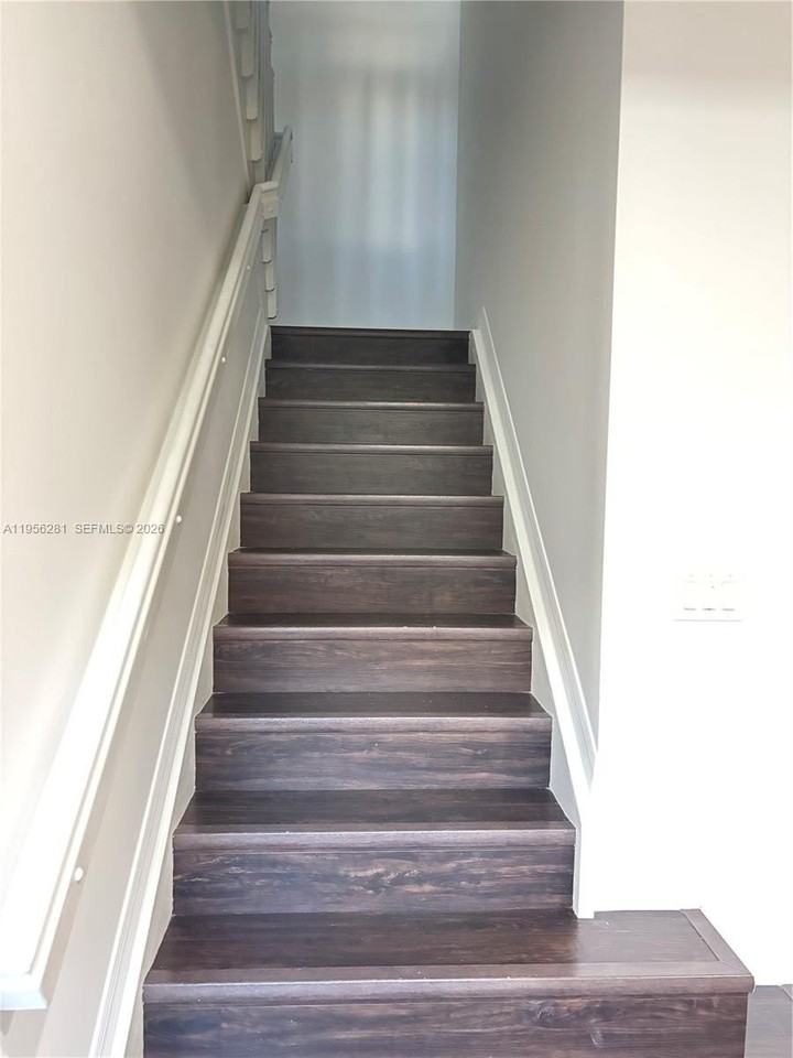 15041 Sw 177th Ter - Photo 6 of 12