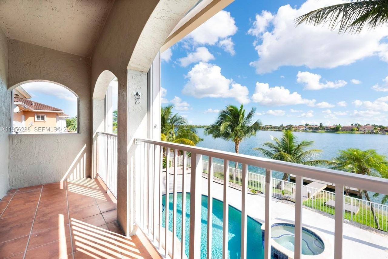 13116 Sw 136th Ter #13116 - Photo 5 of 35