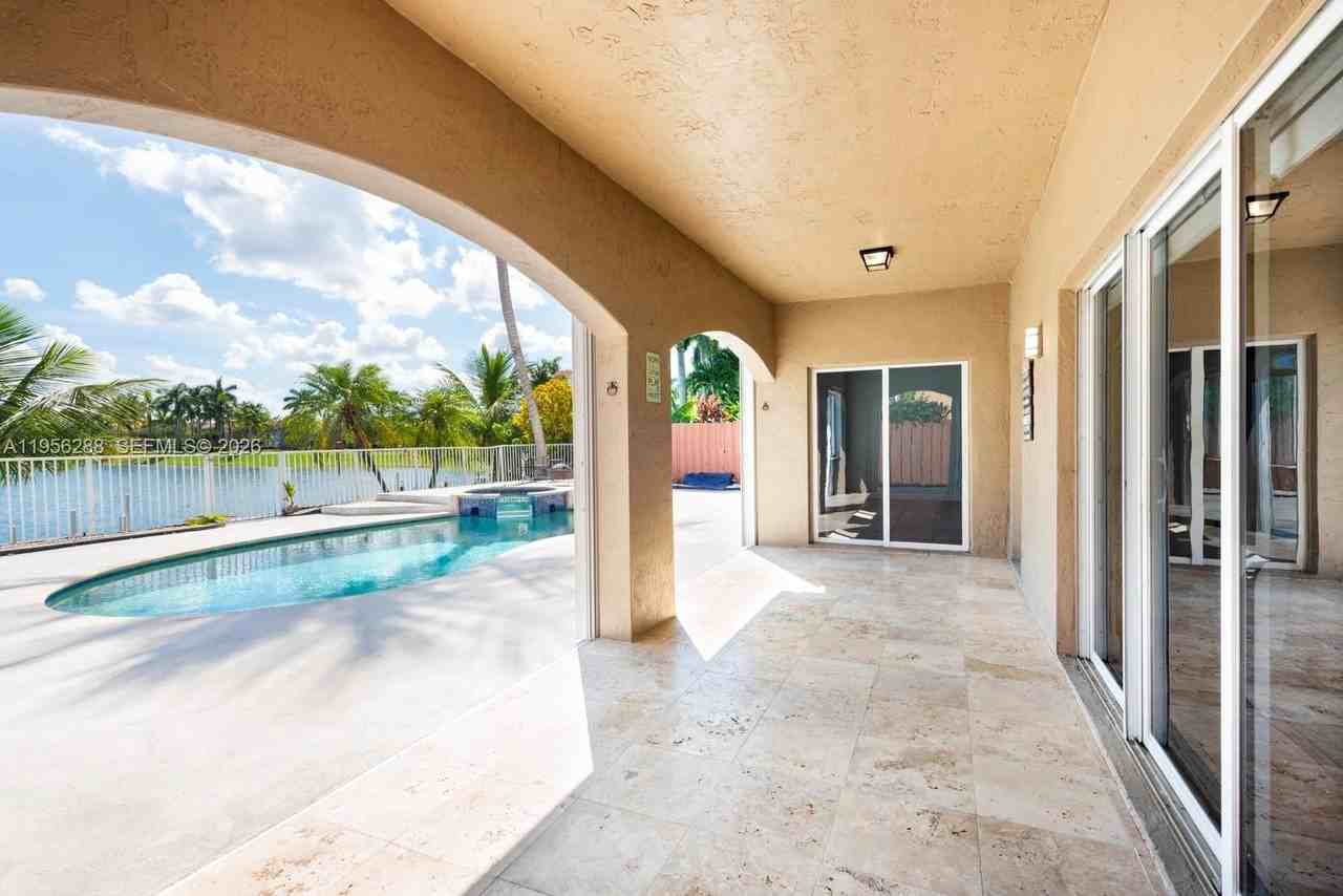 13116 Sw 136th Ter #13116 - Photo 6 of 35