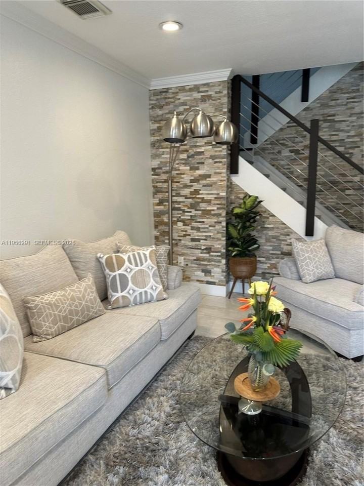 8548 Sw 166th Pl - Photo 5 of 37