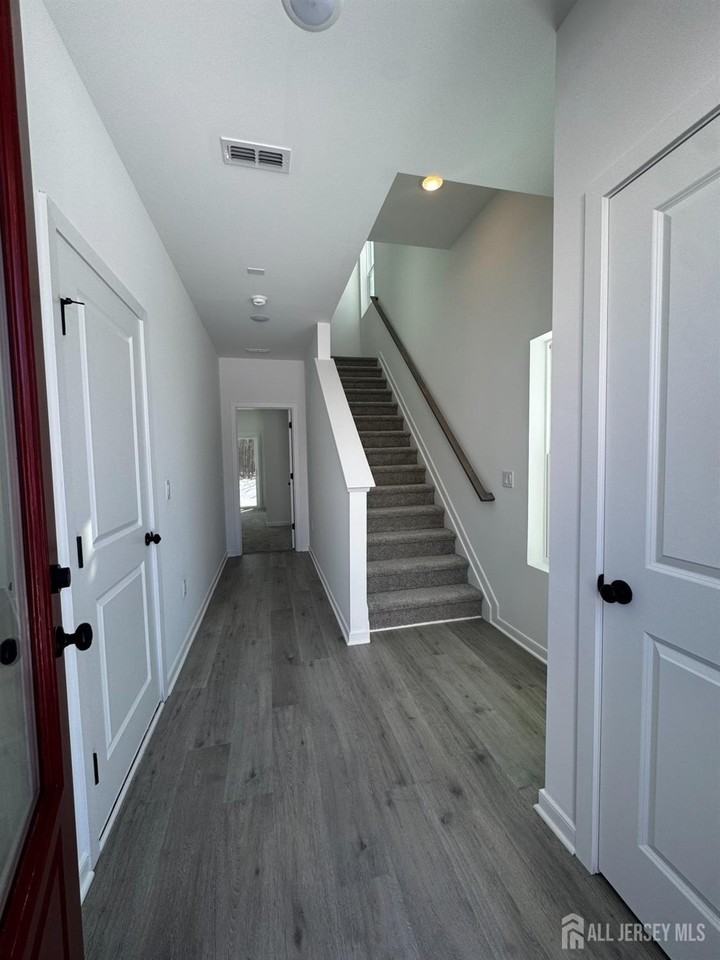 59 Basswood St - Photo 2 of 19