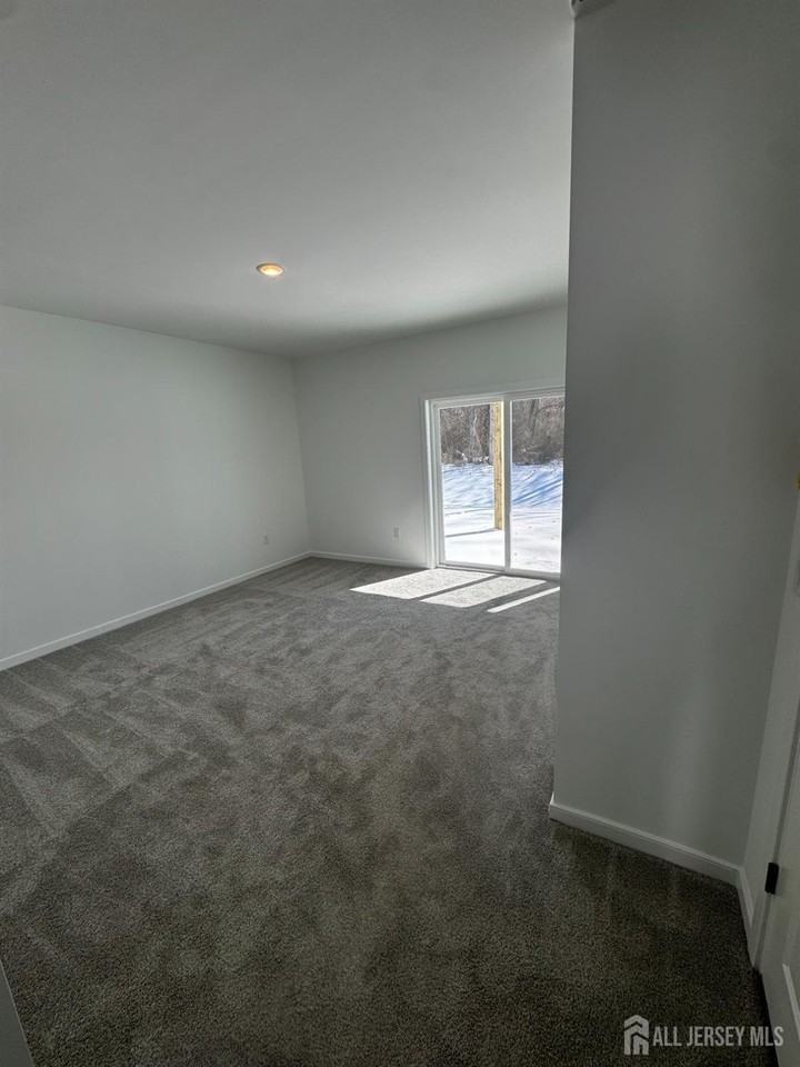 59 Basswood St - Photo 3 of 19