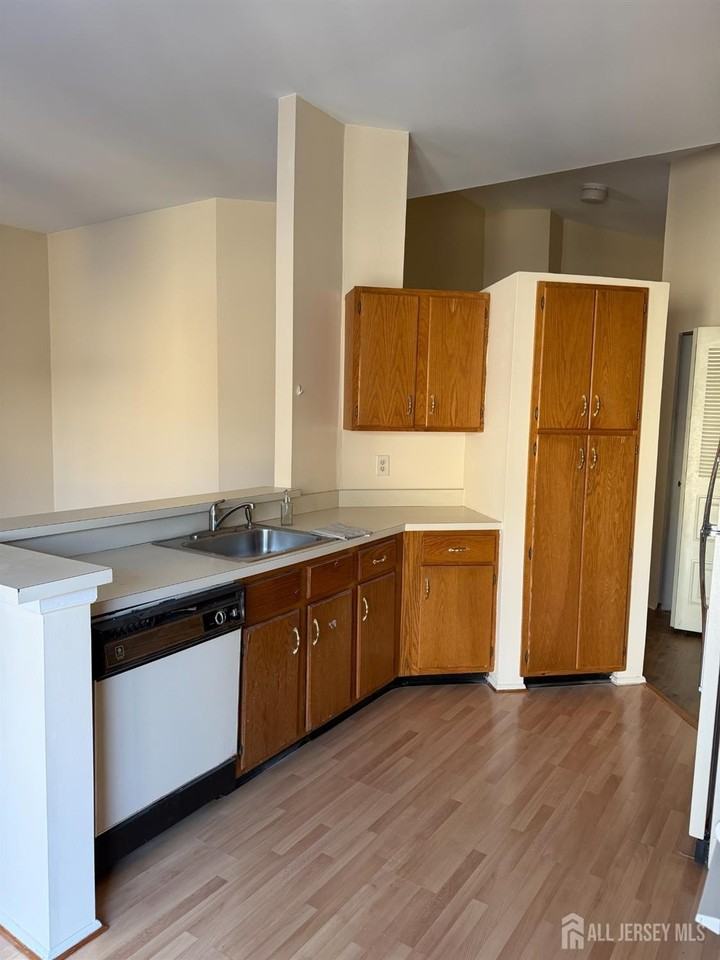 5083 Beech Ct #5083 - Photo 4 of 14