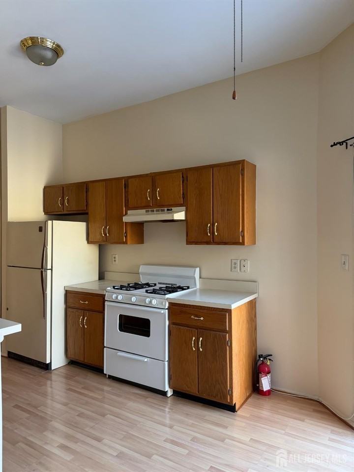 5083 Beech Ct #5083 - Photo 6 of 14