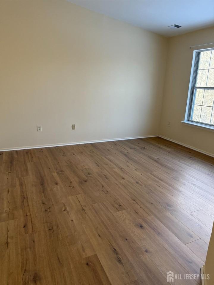 5083 Beech Ct #5083 - Photo 7 of 14