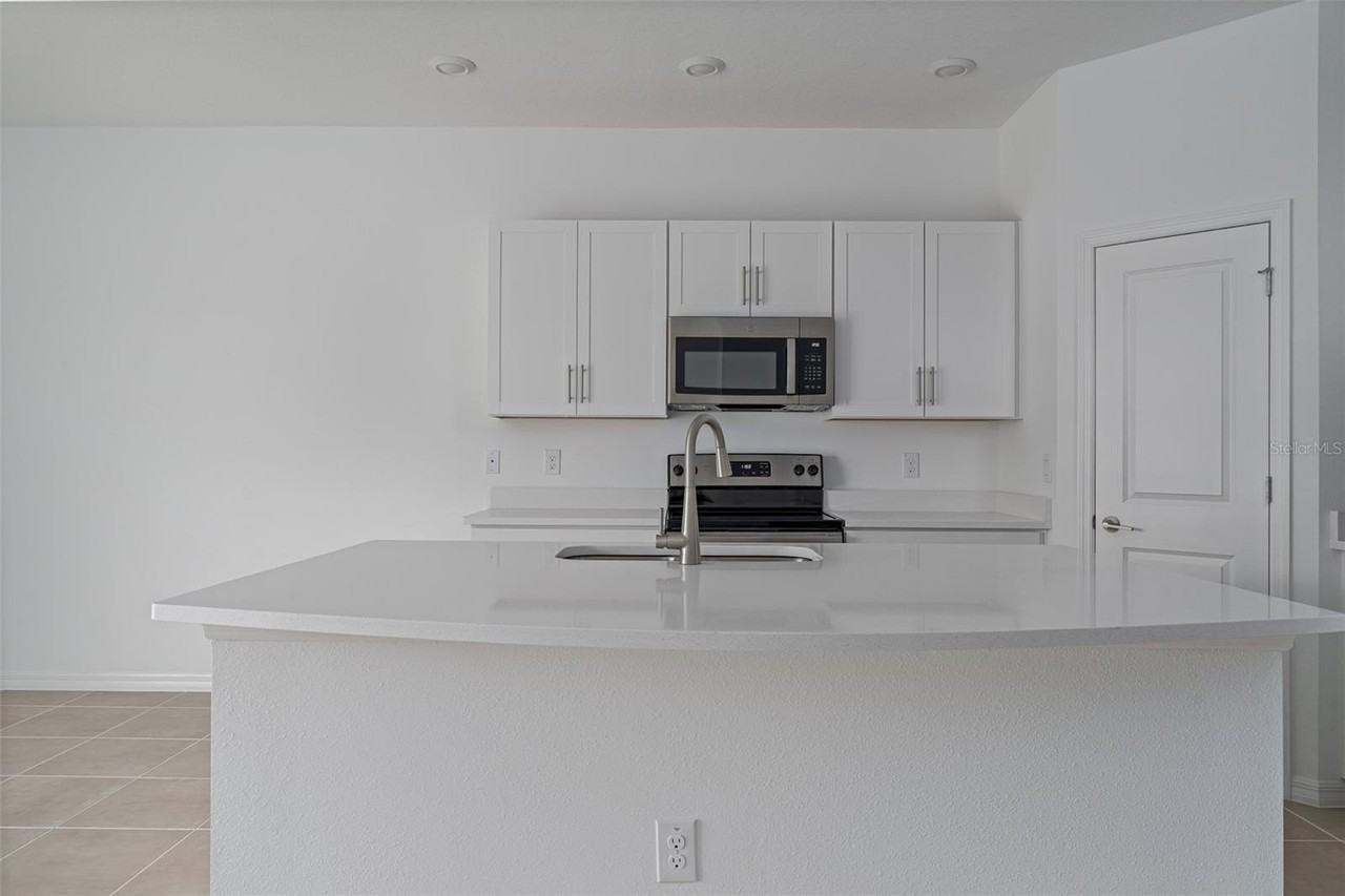 11720 Glenside Ter - Photo 4 of 29