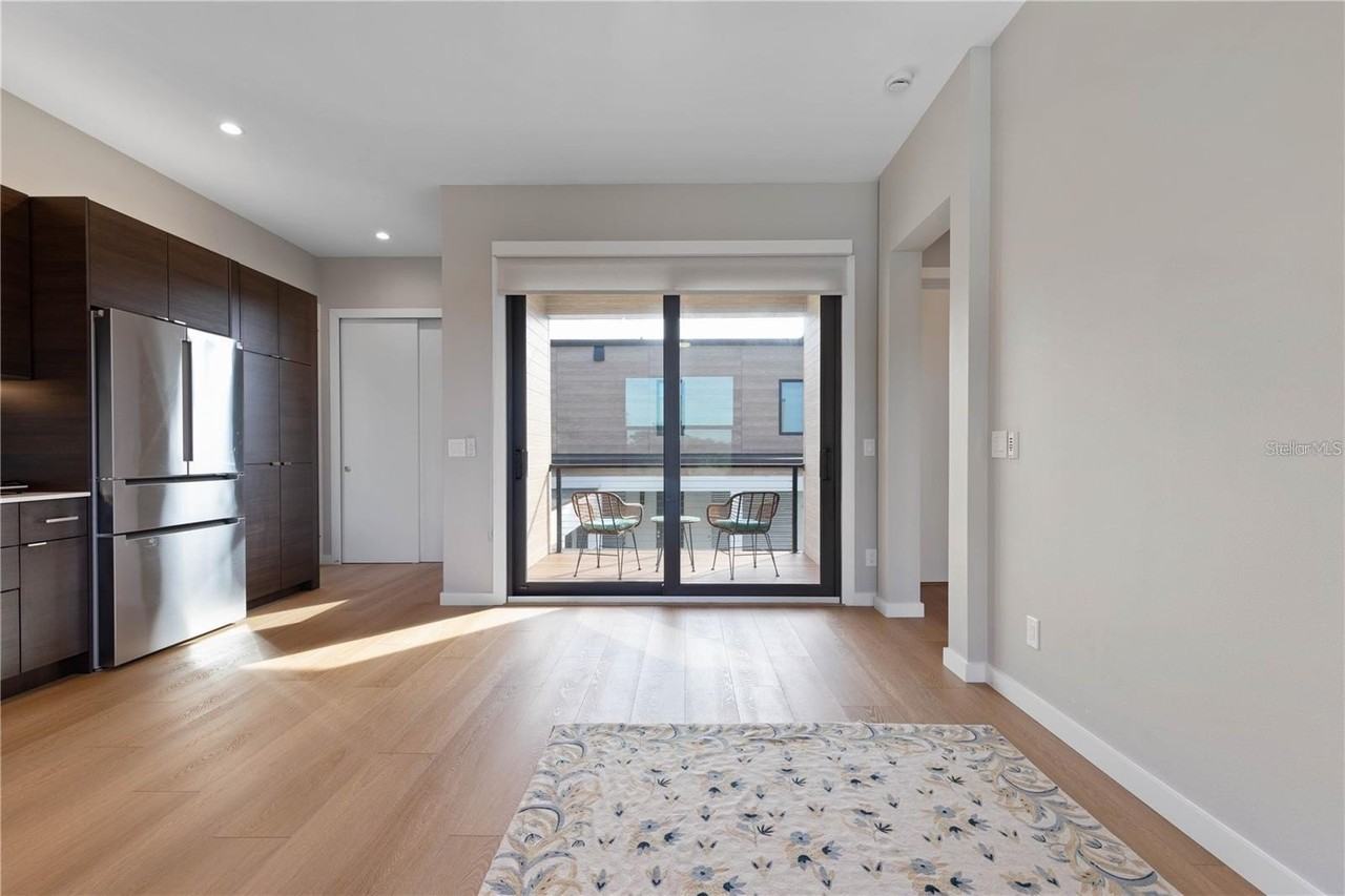 1324 S Daytona Ave - Photo 2 of 12